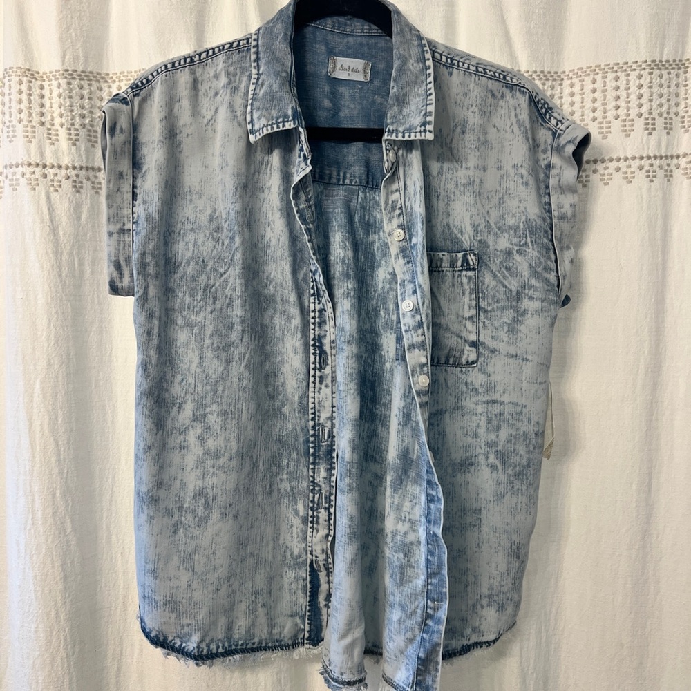 NWT Altar’d State Western Top Denim-like Button Up Sleeveless Shirt Size Small